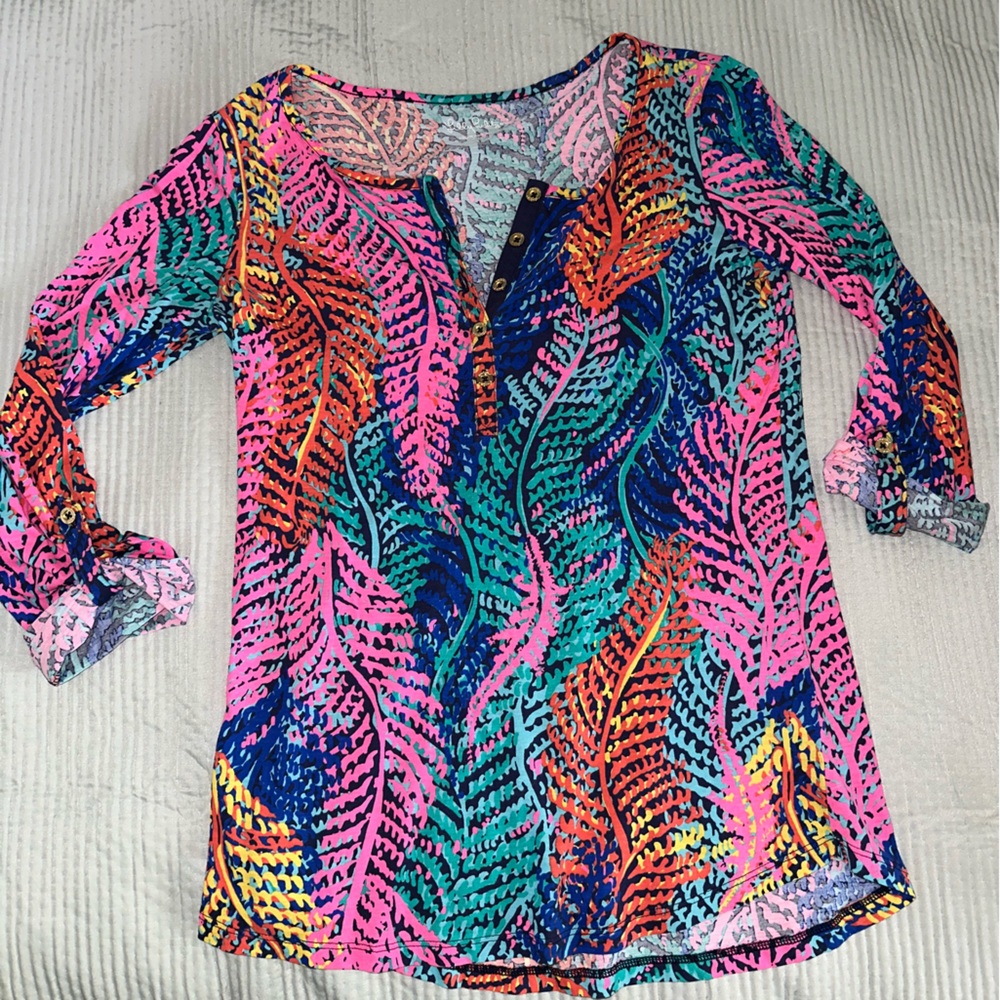 Lilly Pulitzer Size Small S rolled up shirt top electric feel